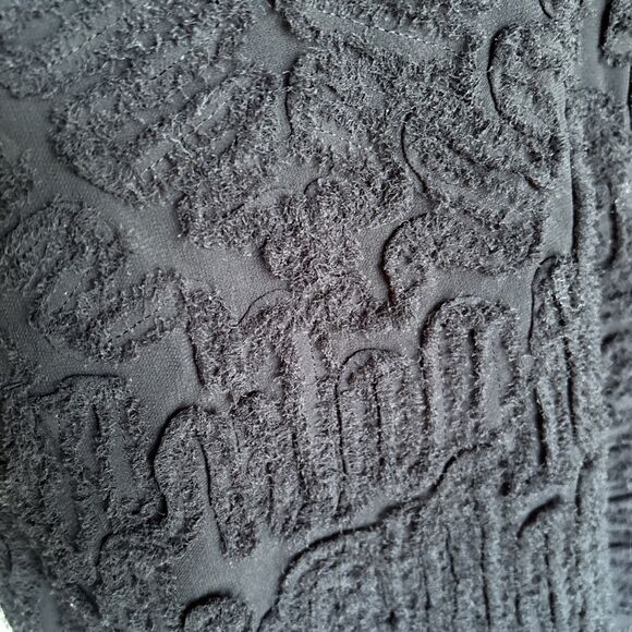 Coldwater Creek  Sleeveless Blouse Size L Black V Neck Embroidered Tunic Top - Picture 3 of 10